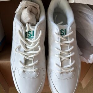 BSI women’s bowling shoes-new- never worn